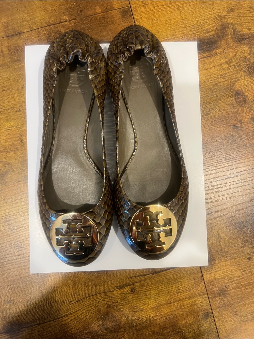 Tory Burch Olive Green Snake Print Flats with large logo medallion - Picture 10 of 10
